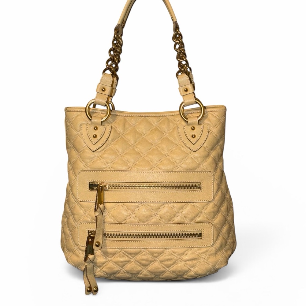 $1350 Retail - MARC JACOBS Beige Quilted Leather Shoulder/Tote Bag w/COA